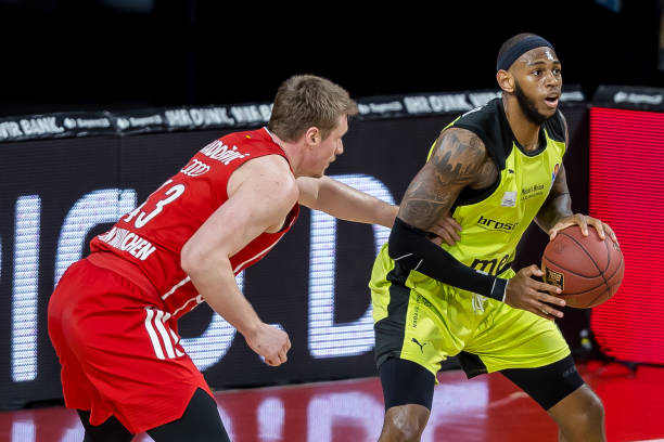 并不贴合现 并不贴合现